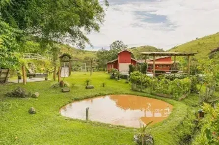 Fazenda/Sítio com 3 Quartos à venda, 200m² no Freitas, São José dos Campos