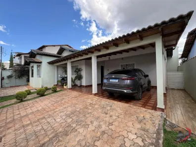 Casa com 3 Quartos à venda, 244m² no Centro, Formosa