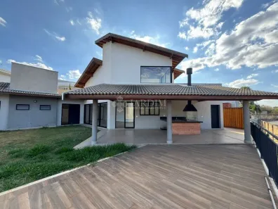 Casa de Condomínio com 3 Quartos para venda ou aluguel, 385m² no Campestre, Piracicaba