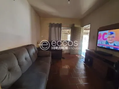Casa com 2 Quartos à venda, 164m² no Planalto, Uberlândia