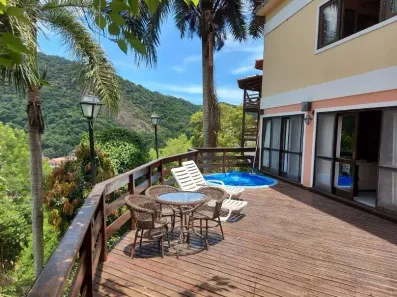 Casa de Condomínio com 4 Quartos para alugar, 512m² no Itaipu, Niterói