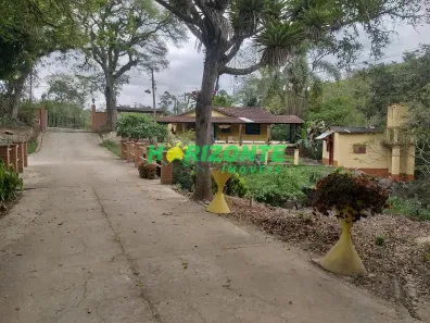 Fazenda/Sítio com 4 Quartos à venda, 1616m² no Nogueira, Guararema