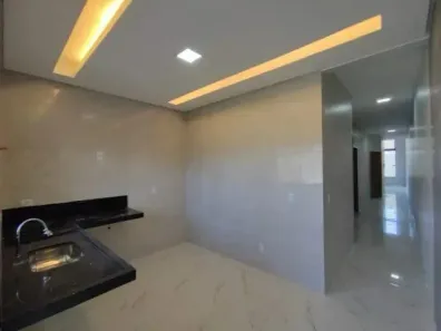 Casa com 3 Quartos para alugar, 110m² no Jardim Veneza, Aparecida de Goiânia