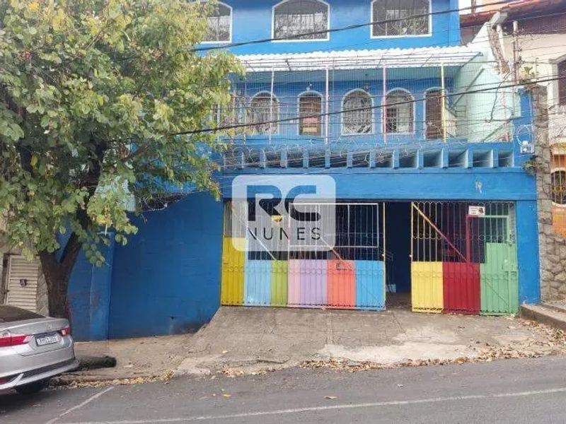 Casa com 4 quartos — Santo Antônio, Belo Horizonte