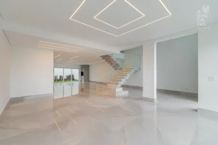 Casa com 3 Quartos à venda, 350m² no Santa Cândida, Curitiba