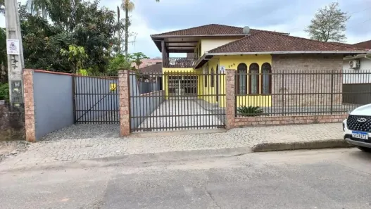 Apartamento com 3 Quartos para alugar, 65m² no Bom Retiro, Joinville