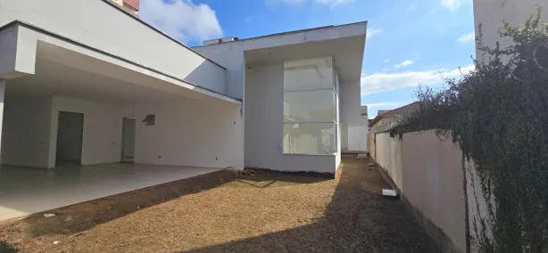 Casa com 3 Quartos para alugar, 300m² no Anita Garibaldi, Joinville