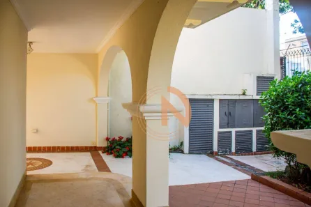 Sobrado com 4 Quartos à venda, 240m² no Jardim Paulista, São Paulo