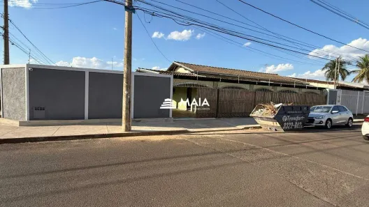 Casa com 3 Quartos para alugar, 213m² no Jardim Induberaba, Uberaba
