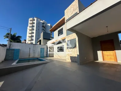 Sobrado com 4 Quartos à venda, 220m² no Indaiá, Caraguatatuba