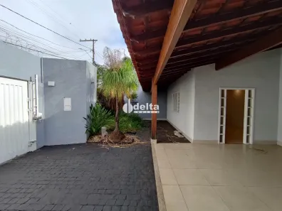 Casa com 4 Quartos à venda, 250m² no Cidade Jardim, Uberlândia