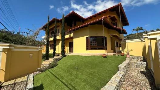 Sobrado com 4 Quartos à venda, 365m² no Cabeçudas, Itajaí