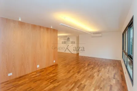 Apartamento com 3 Quartos à venda, 156m² no Cerqueira César, São Paulo