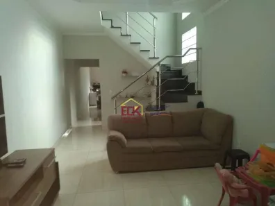 Sobrado com 3 Quartos à venda, 172m² no Jardim do Lago, Taubaté