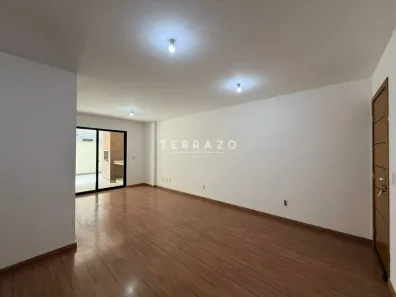 Apartamento com 3 Quartos para alugar, 125m² no Várzea, Teresópolis