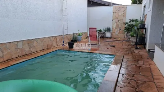 Casa com 3 Quartos à venda, 200m² no Jardim São Bento, Uberaba