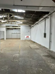 Galpão/Depósito/Armazém à venda, 380m² no Vila Antonieta, São Paulo