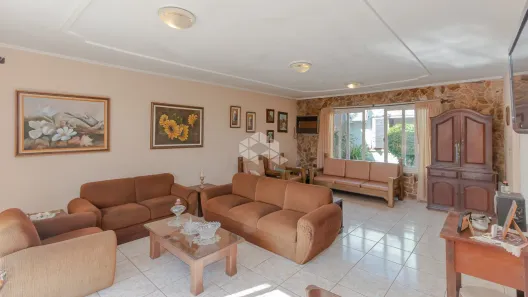 Casa com 3 Quartos à venda, 180m² no Chácara das Pedras, Porto Alegre