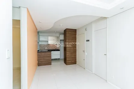 Apartamento com 3 Quartos para alugar, 51m² no Mário Quintana, Porto Alegre