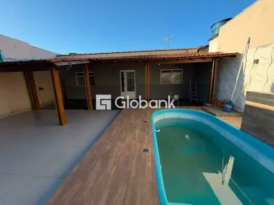 Casa com 3 Quartos para alugar, 105m² no Alice Maia, Montes Claros