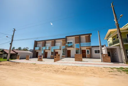 Sobrado com 2 Quartos à venda, 50m² no Vila Esperanca, Imbituba