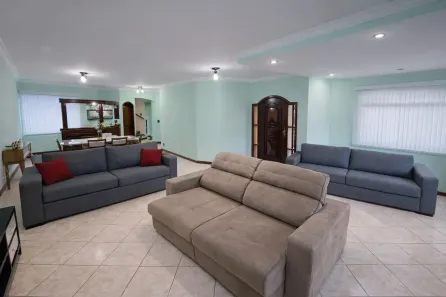 Sobrado com 4 Quartos para alugar, 407m² no Vila Helena, Santo André