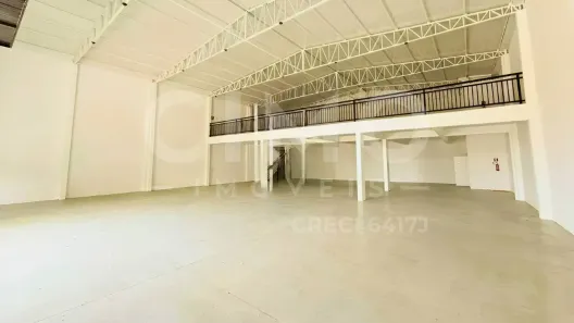 Galpão/Depósito/Armazém para venda ou aluguel, 632m² no Rio Pequeno, Camboriú