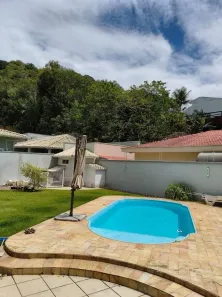 Sobrado com 3 Quartos à venda, 224m² no Dom Bosco, Itajaí