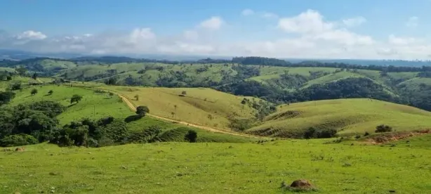 Fazenda/Sítio com 2 Quartos à venda, 90m² no Área Rural de Capão Bonito, Capão Bonito