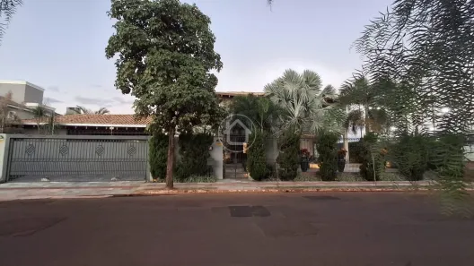 Sobrado com 4 Quartos à venda, 408m² no Chácara Cachoeira, Campo Grande