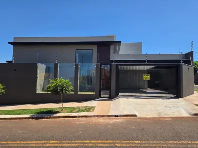 Casa com 3 Quartos para alugar, 206m² no Jardim Espanha, Maringá