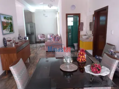 Casa com 3 Quartos à venda, 205m² no Sagrada Família, Belo Horizonte