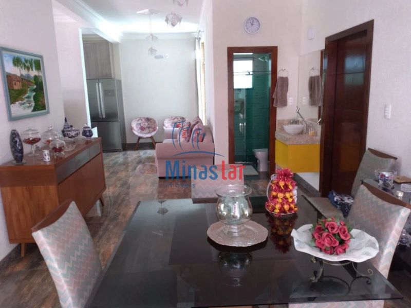 Casa com 3 quartos — Sagrada Família, Belo Horizonte