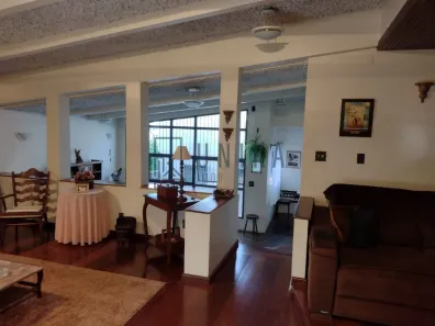 Sobrado com 4 Quartos à venda, 465m² no Parque São Quirino, Campinas