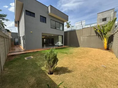 Sobrado com 4 Quartos à venda, 272m² no Jardim Vitória, Goiânia