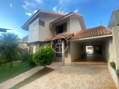 Sobrado com 4 Quartos para alugar, 276m² no Country, Cascavel