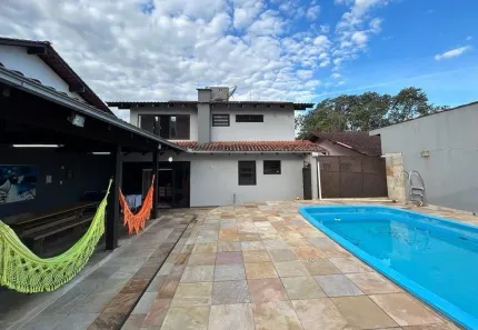 Casa com 3 Quartos à venda, 286m² no Costa e Silva, Joinville