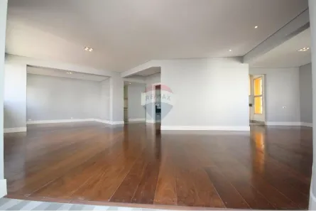 Apartamento com 3 Quartos para alugar, 244m² no Vila Uberabinha, São Paulo
