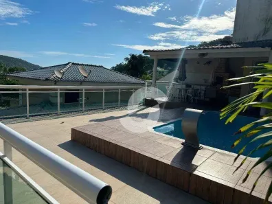Casa de Condomínio com 3 Quartos à venda, 300m² no Piratininga, Niterói