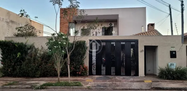 Sobrado com 3 Quartos à venda, 250m² no Vila Vilas Boas, Campo Grande