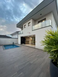 Casa de Condomínio com 3 Quartos para alugar, 300m² no Bairro do Grama, Caçapava
