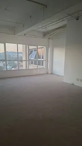 Sala Comercial para alugar, 48m² no Sítio Tamboré Alphaville, Barueri