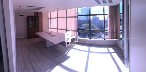 Sala Comercial à venda, 101m² no São Pelegrino, Caxias do Sul
