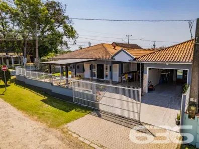 Casa com 3 Quartos à venda, 169m² no Pinheiros, Balneário Barra do Sul