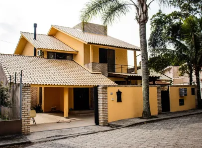 Casa com 6 Quartos à venda, 189m² no Campeche, Florianópolis