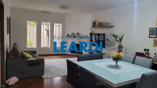 Casa com 3 Quartos à venda, 240m² no Vila São Pedro, São Paulo