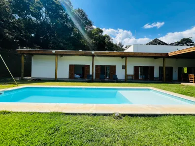 Casa com 4 Quartos à venda, 235m² no Bairro dos LIma, Joanópolis