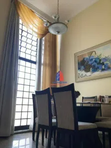 Sobrado com 3 Quartos à venda, 250m² no Chácara Machadinho II, Americana