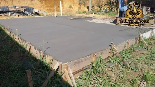 Lote/Terreno à venda, 240m² no Santa Lidia, Penha