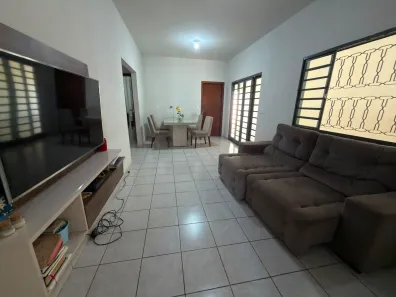 Imóvel Comercial com 3 Quartos para alugar, 203m² no Goiabeira, Cuiabá